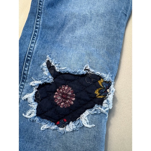 Free People Distressed Skinny Jeans w/ Quilted Patch Knees Size W 31 Short - Picture 2 of 9